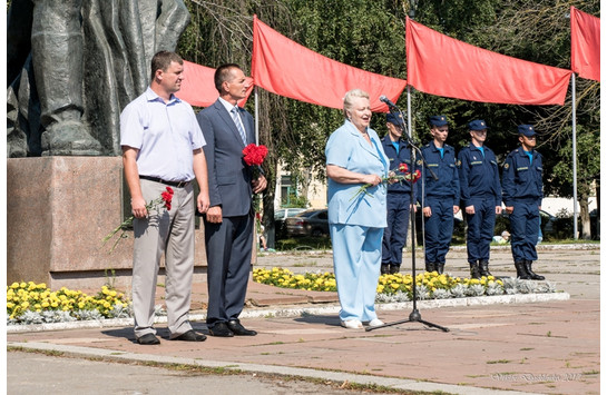 Пусть сияет вечно та минута...