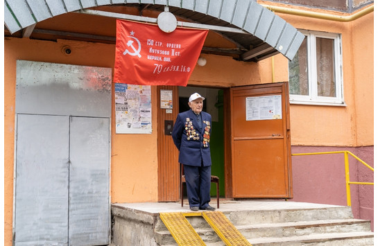 Творческая бригада Орловского городского центра культуры поздравила ветерана войны Абрама Миркина с 75-летием Великой Победы