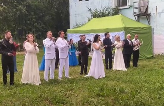 Акция «Поем всем двором»