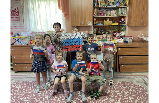 «Российский флаг — державы символ»: праздник патриотизма в детском саду № 48!
